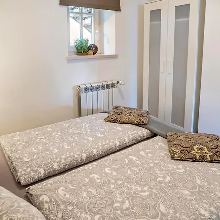 Apartment 2 *