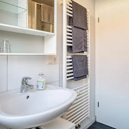 2 Apartment *